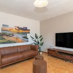 La Dolce Teodoro - Spacious Family Near Beaches & Center بيت للعطل *